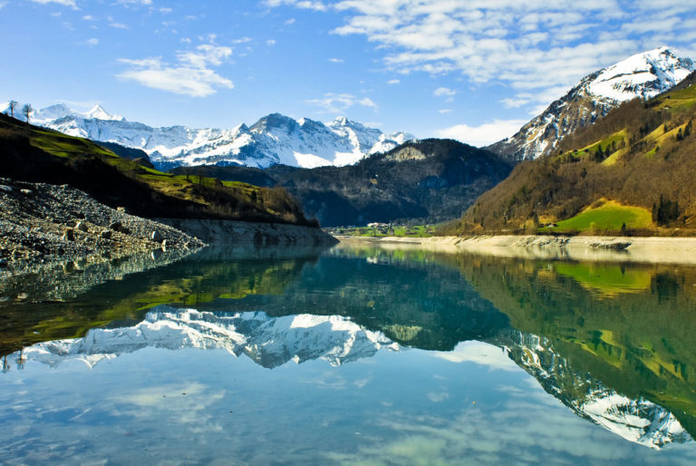 Швейцарское озеро фото